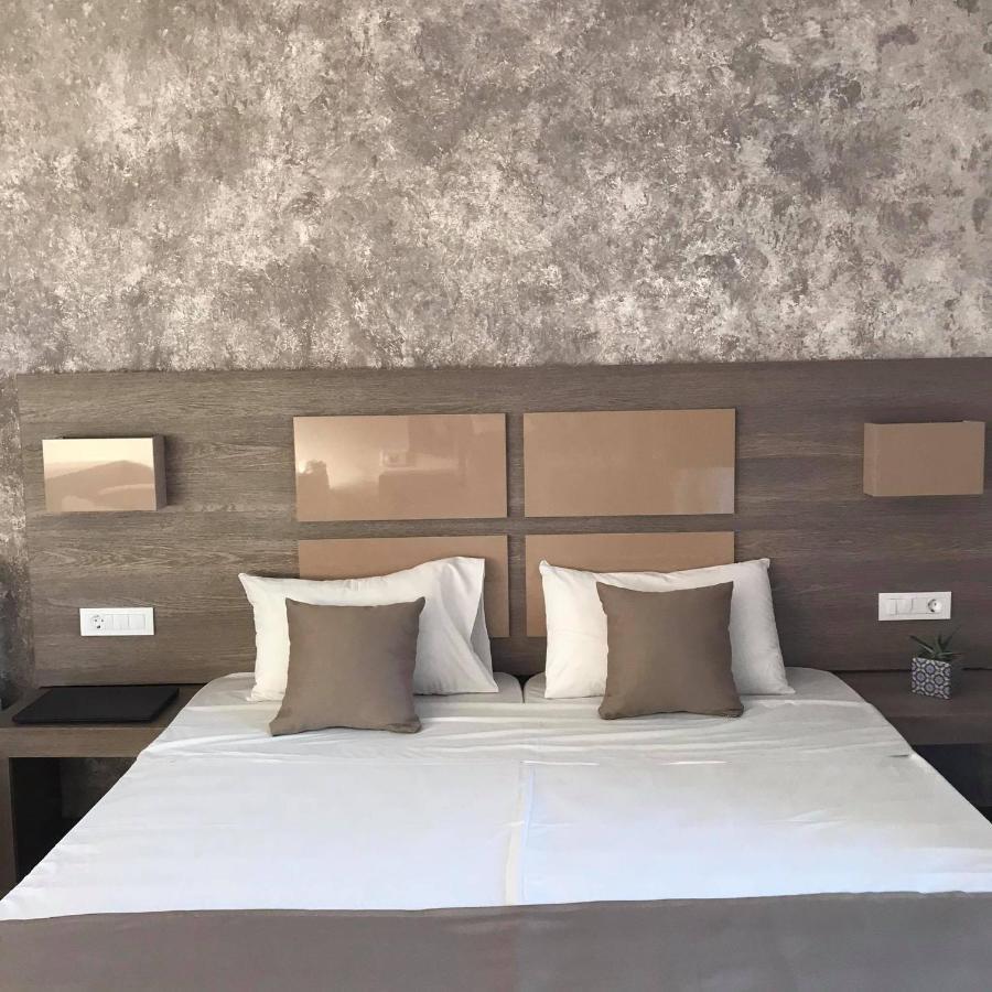 לגאנאס Derekas Studios & Apartments מראה חיצוני תמונה