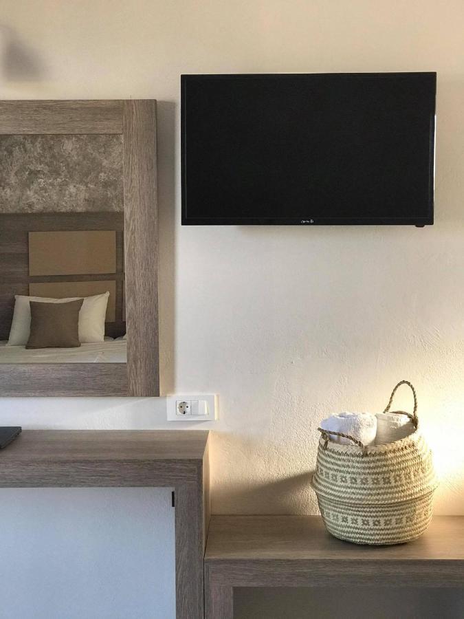 לגאנאס Derekas Studios & Apartments מראה חיצוני תמונה