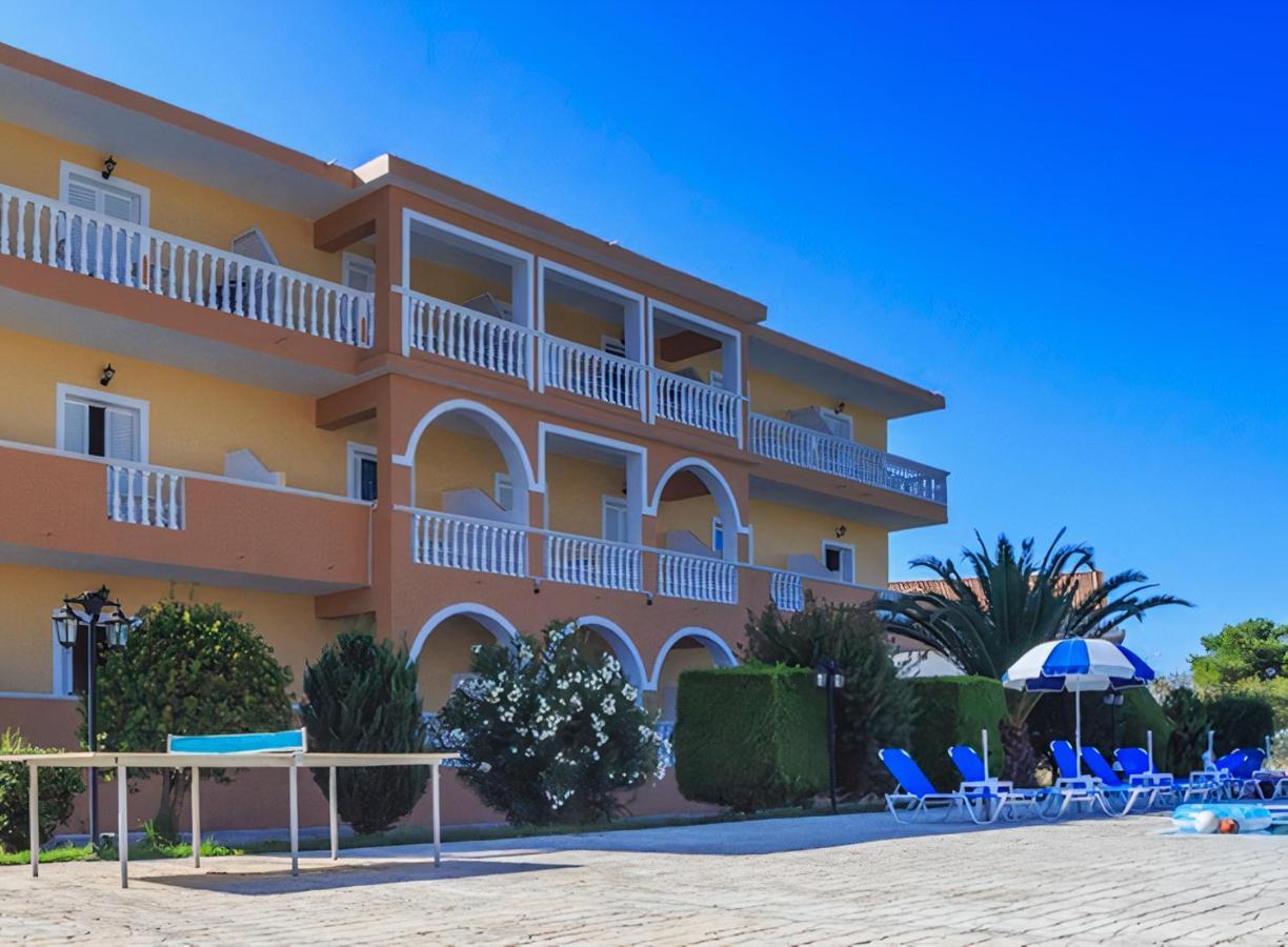 לגאנאס Derekas Studios & Apartments מראה חיצוני תמונה