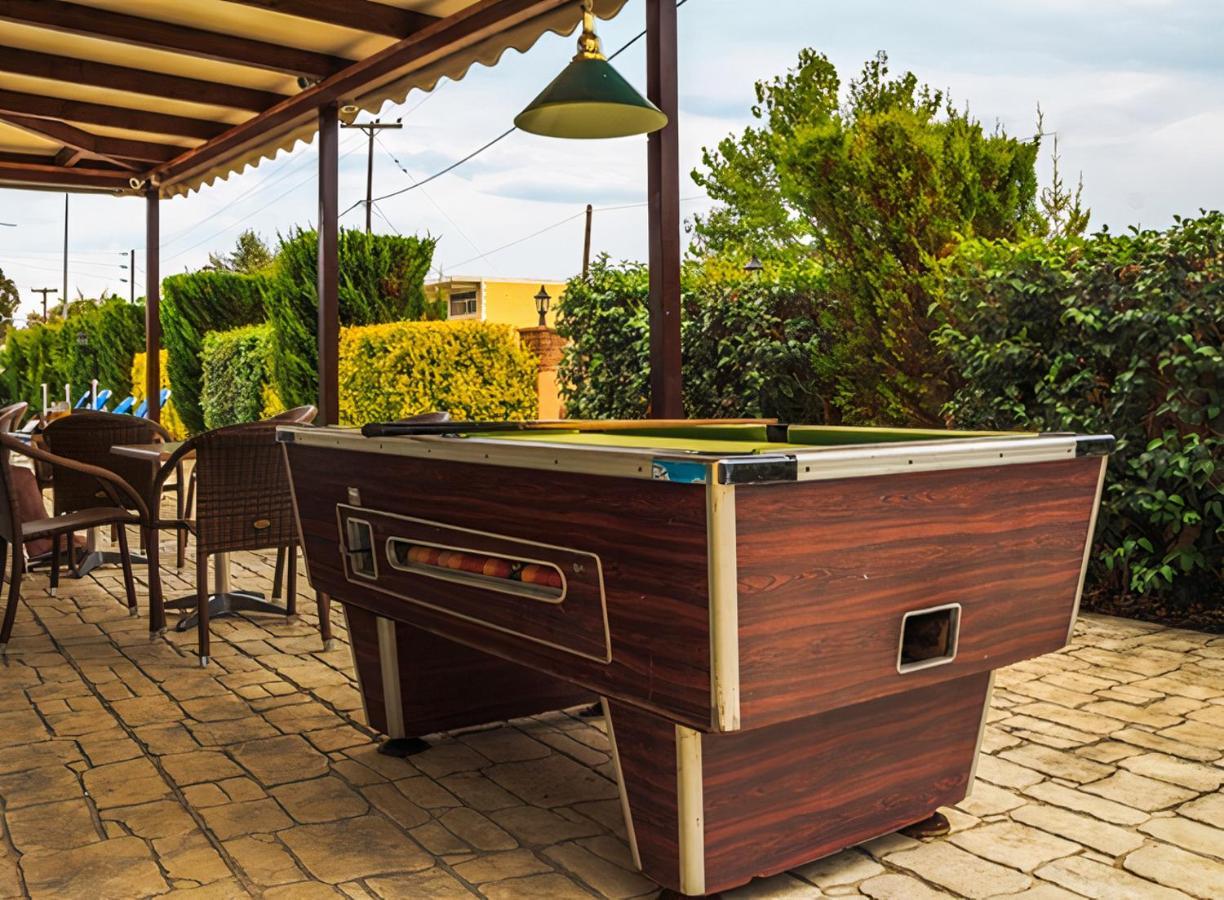 לגאנאס Derekas Studios & Apartments מראה חיצוני תמונה